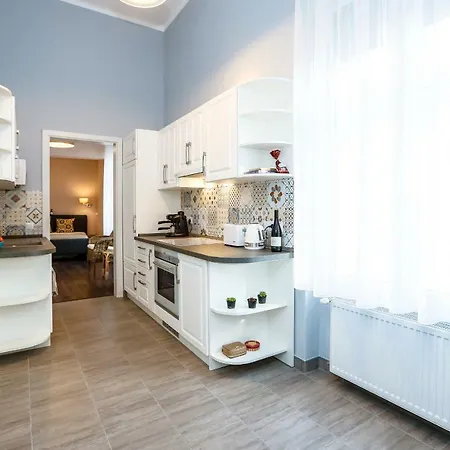 D8 Design & Apartment *