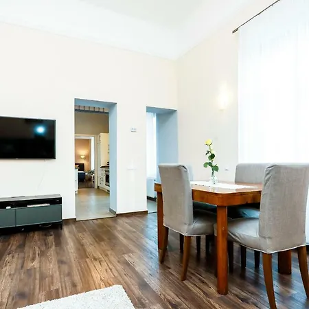 Apartment D8 Design & *